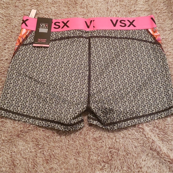 Short - Picture 3 of 4